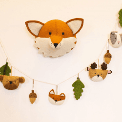 Image showing the Woodland Felt Garland, Green/Orange product.