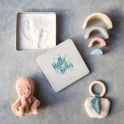 Image showing the Essentials Square Imprint Tin, White product.