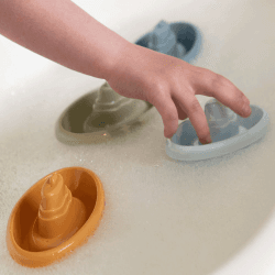 Image showing the Sailors Bay Stackable Boats Bath Toy, Blue product.