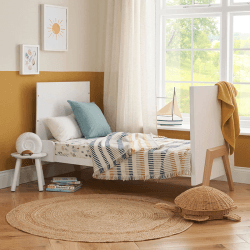Image showing the Fuori Modern Cot Bed, White/Light Oak product.