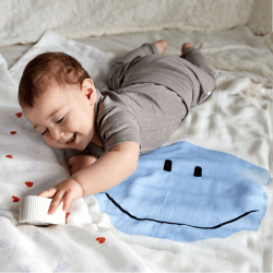 Image showing the Happy Rascals Heavenly Soft Smile Blanket, 100 x 100cm, Blue product.