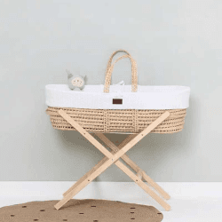 Image showing the Natural Knitted Moses Basket Bundle incl. Static Stand & Mattress, 0-4 months, White product.