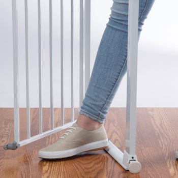 Image showing the Ultra Flat Step Baby Safety Gate, White product.