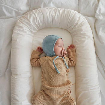 Image showing the Baby Nest with Carry Straps, Vanilla White product.